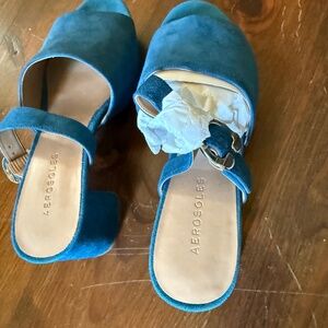 Aerosoles NWT Blue Suede heels